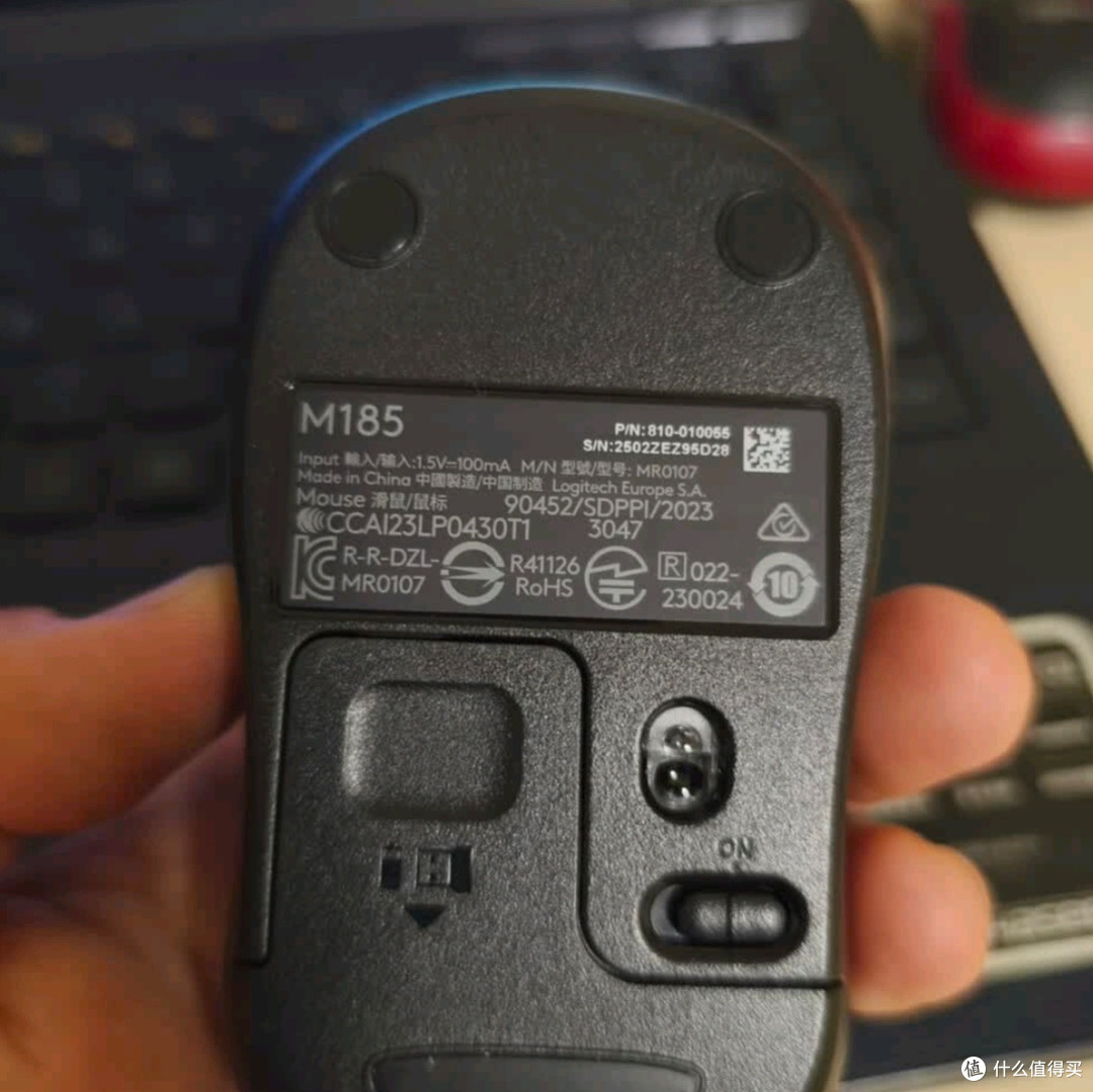 罗技M185无线鼠标:办公场景中的全能伴侣