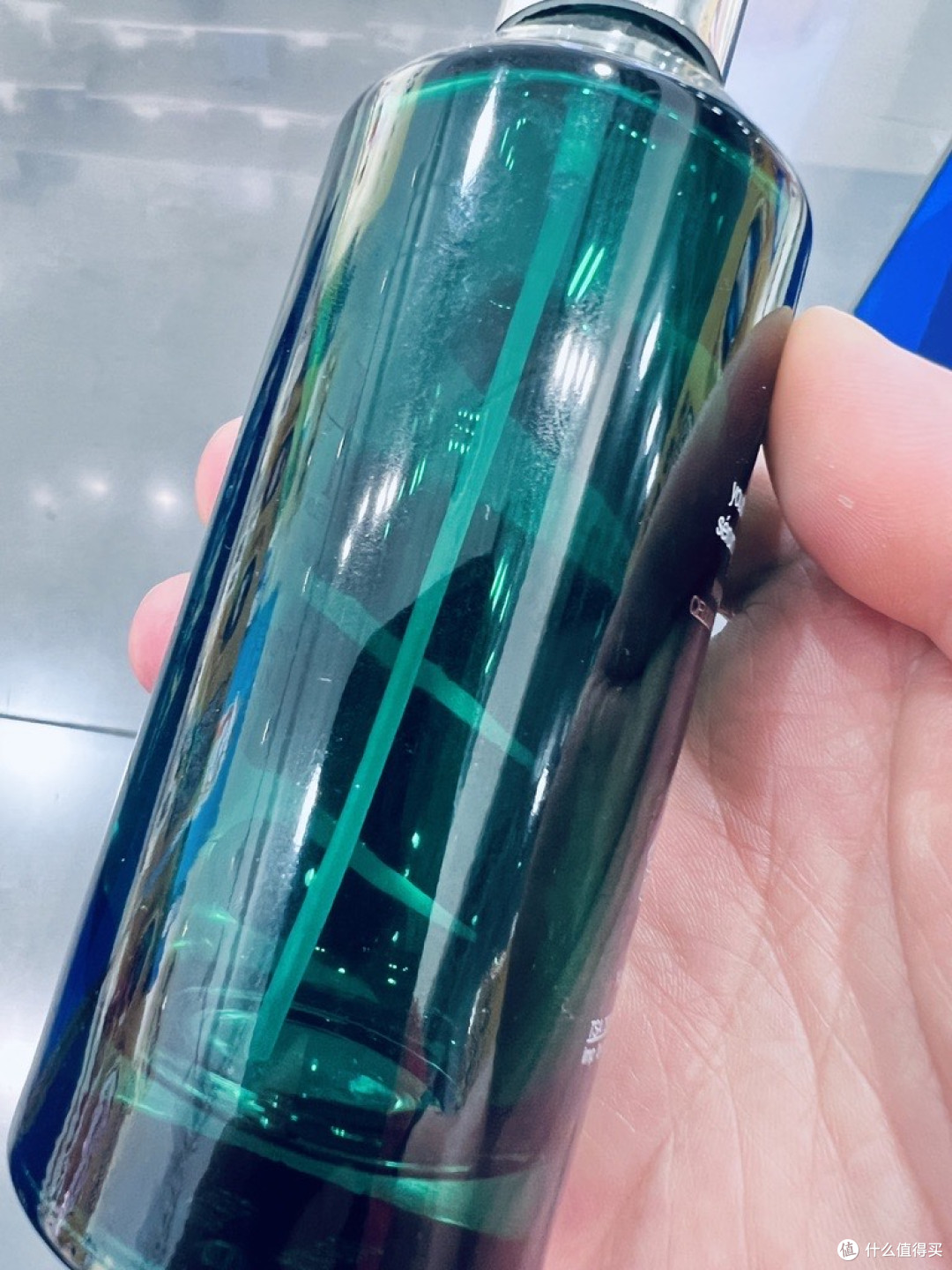 HR赫莲娜绿宝瓶精华,抗氧修护的 绿宝石,强韧肌肤的高阶选择!