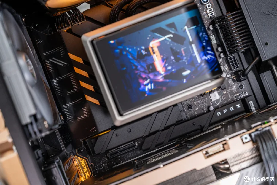 太阳神焕新版+华硕 ROG X870E APEX+索泰 5090D SOLID 装机分享