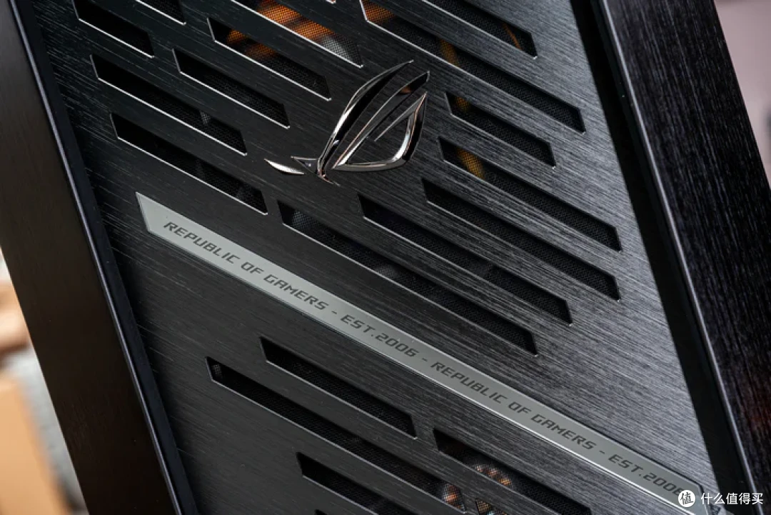 太阳神焕新版+华硕 ROG X870E APEX+索泰 5090D SOLID 装机分享