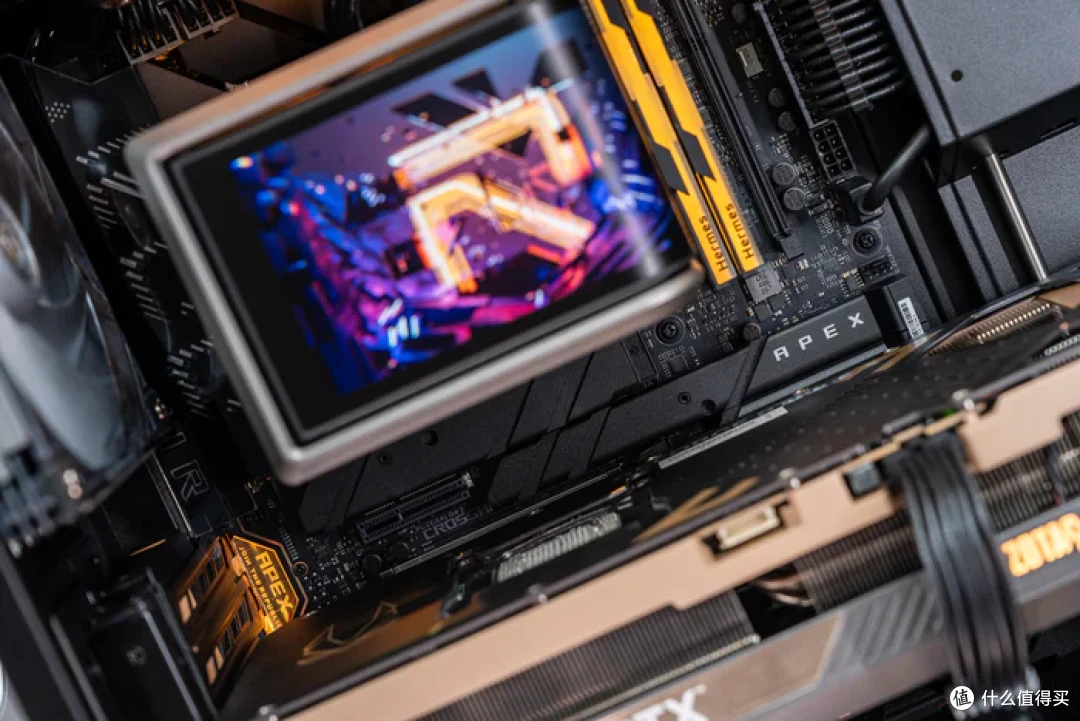 太阳神焕新版+华硕 ROG X870E APEX+索泰 5090D SOLID 装机分享