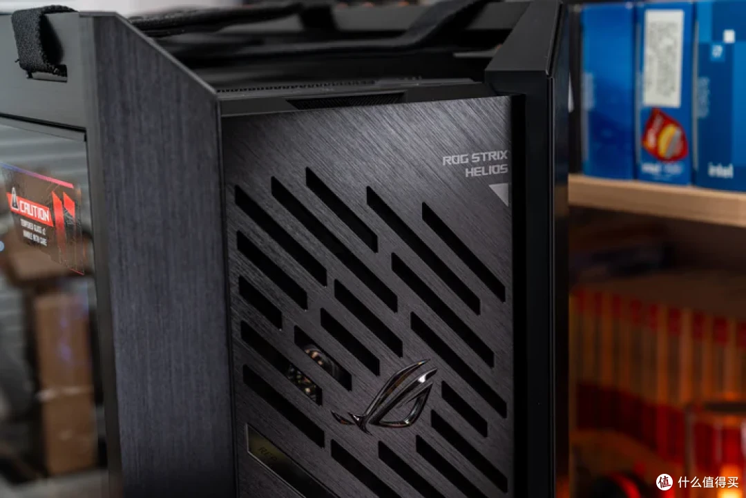 太阳神焕新版+华硕 ROG X870E APEX+索泰 5090D SOLID 装机分享