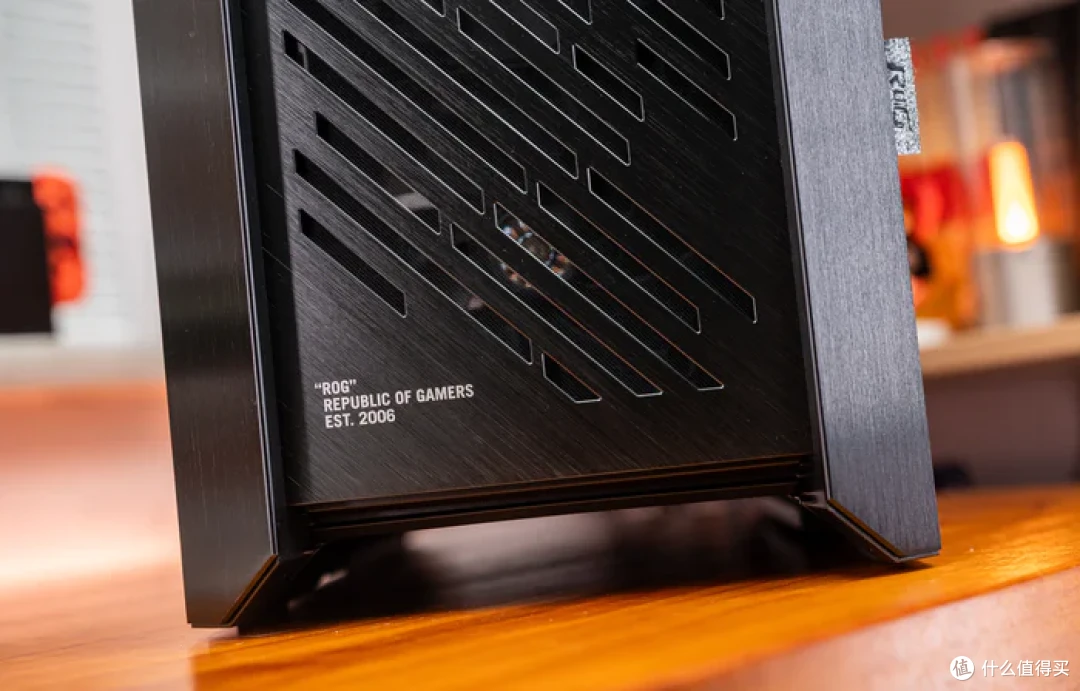 太阳神焕新版+华硕 ROG X870E APEX+索泰 5090D SOLID 装机分享