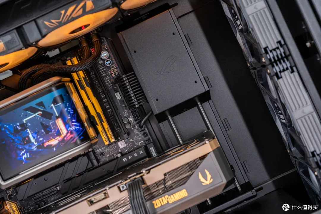 太阳神焕新版+华硕 ROG X870E APEX+索泰 5090D SOLID 装机分享
