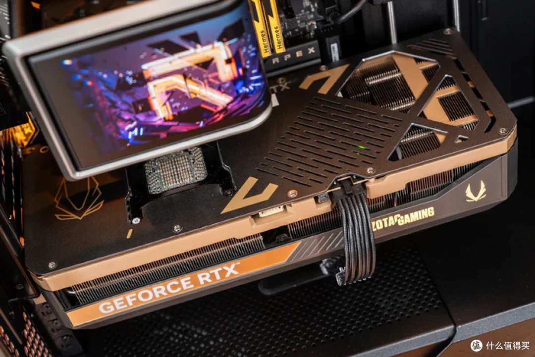 太阳神焕新版+华硕 ROG X870E APEX+索泰 5090D SOLID 装机分享