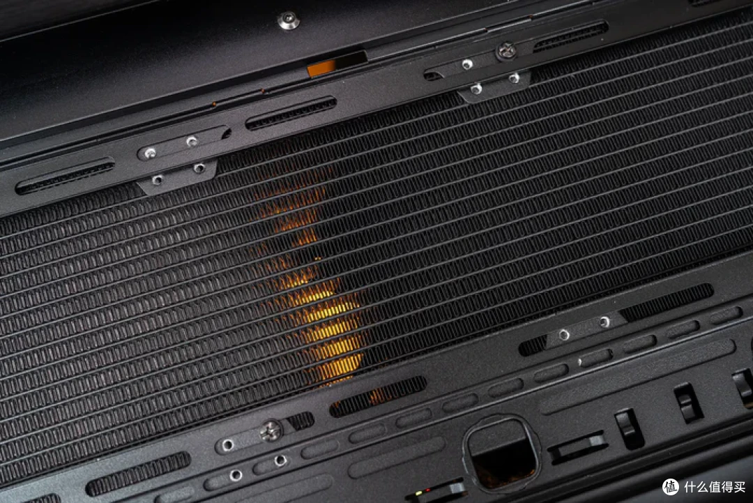 太阳神焕新版+华硕 ROG X870E APEX+索泰 5090D SOLID 装机分享