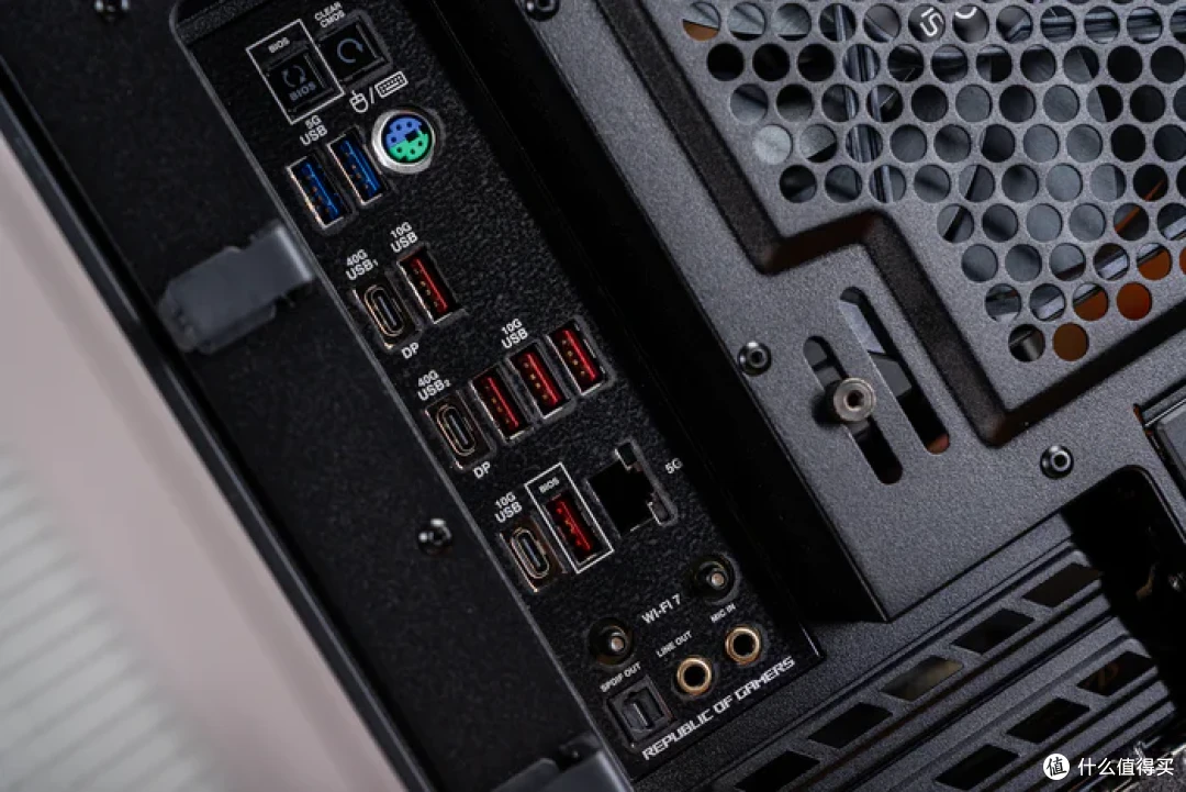 太阳神焕新版+华硕 ROG X870E APEX+索泰 5090D SOLID 装机分享
