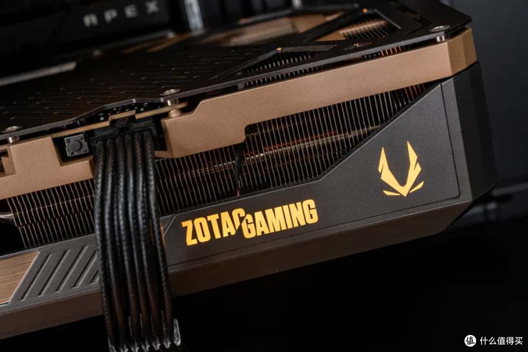 太阳神焕新版+华硕 ROG X870E APEX+索泰 5090D SOLID 装机分享