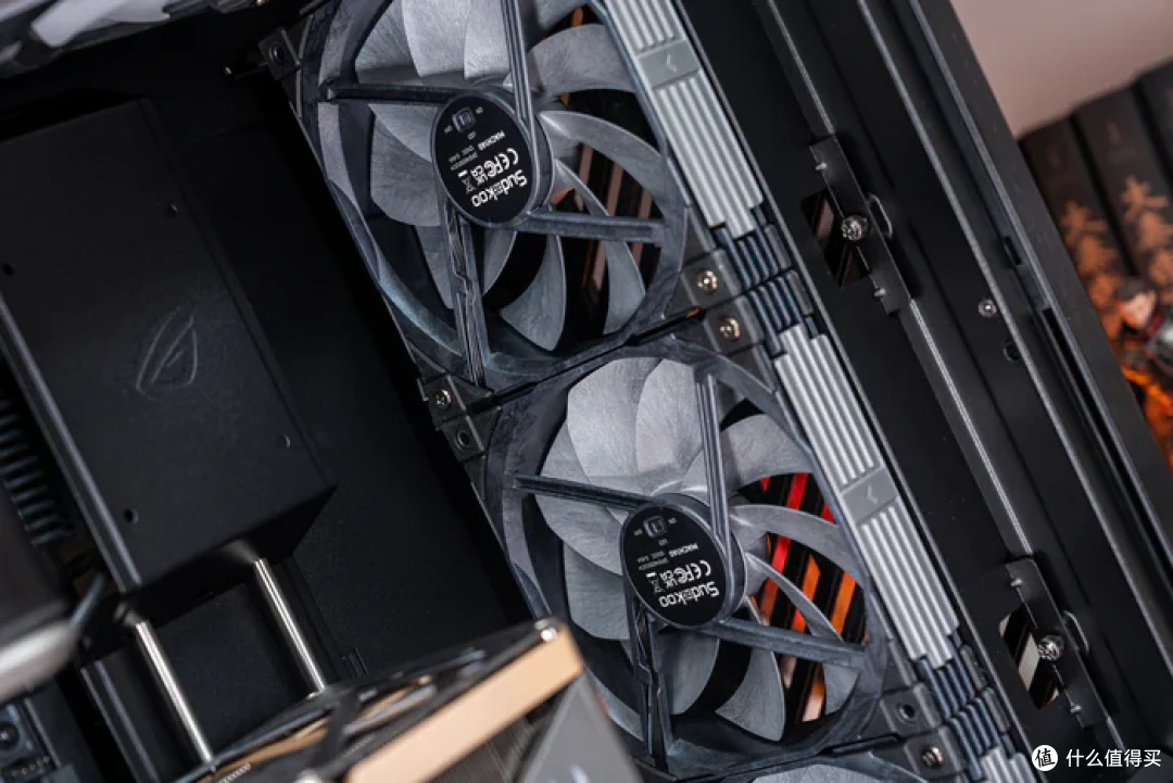 太阳神焕新版+华硕 ROG X870E APEX+索泰 5090D SOLID 装机分享