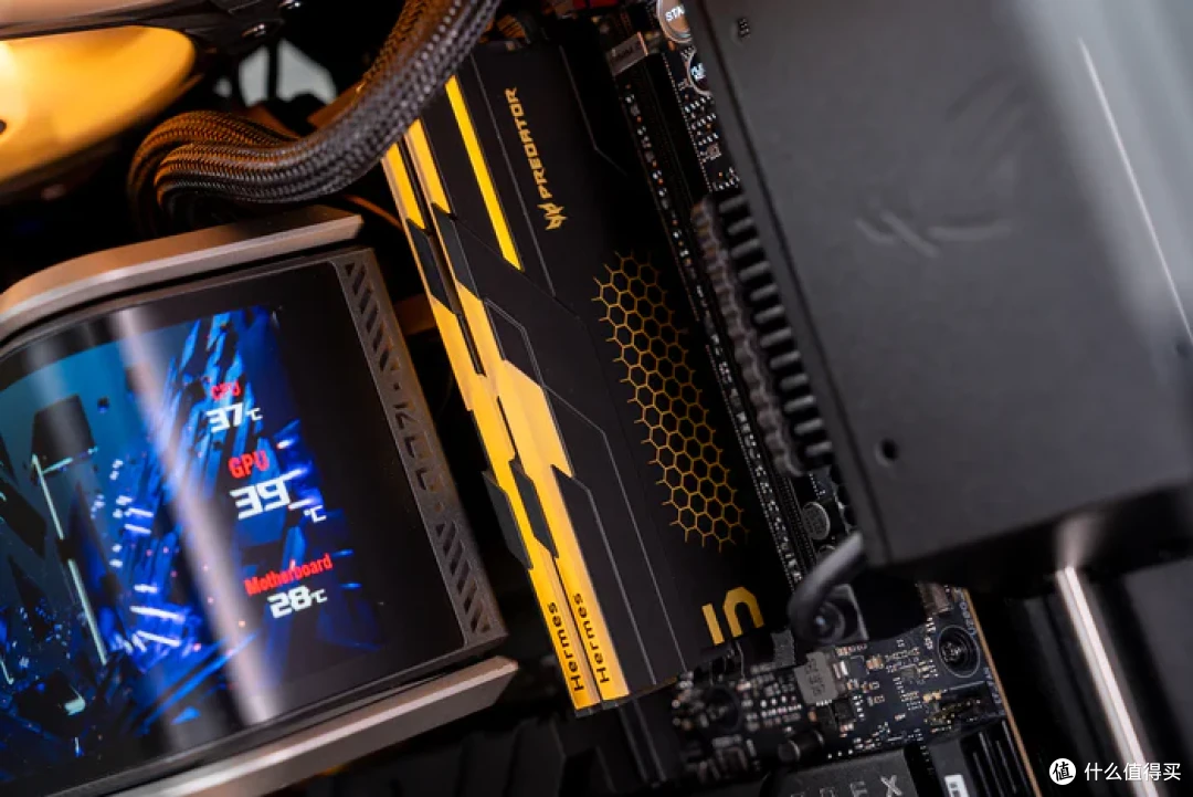 太阳神焕新版+华硕 ROG X870E APEX+索泰 5090D SOLID 装机分享