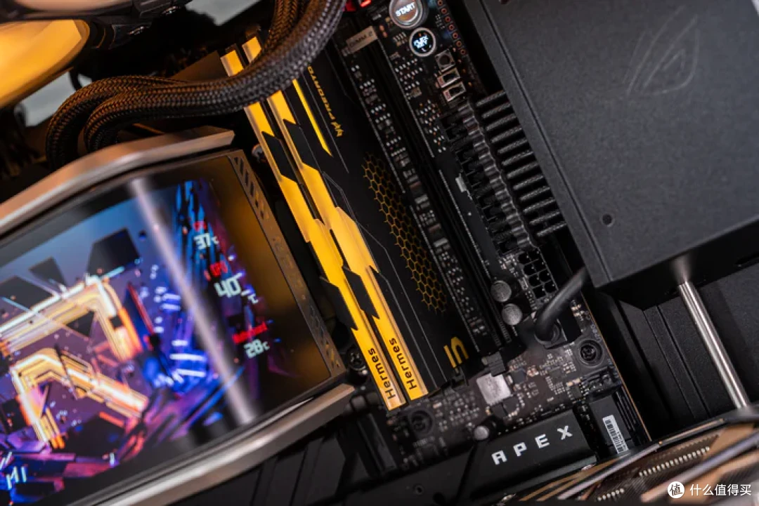 太阳神焕新版+华硕 ROG X870E APEX+索泰 5090D SOLID 装机分享