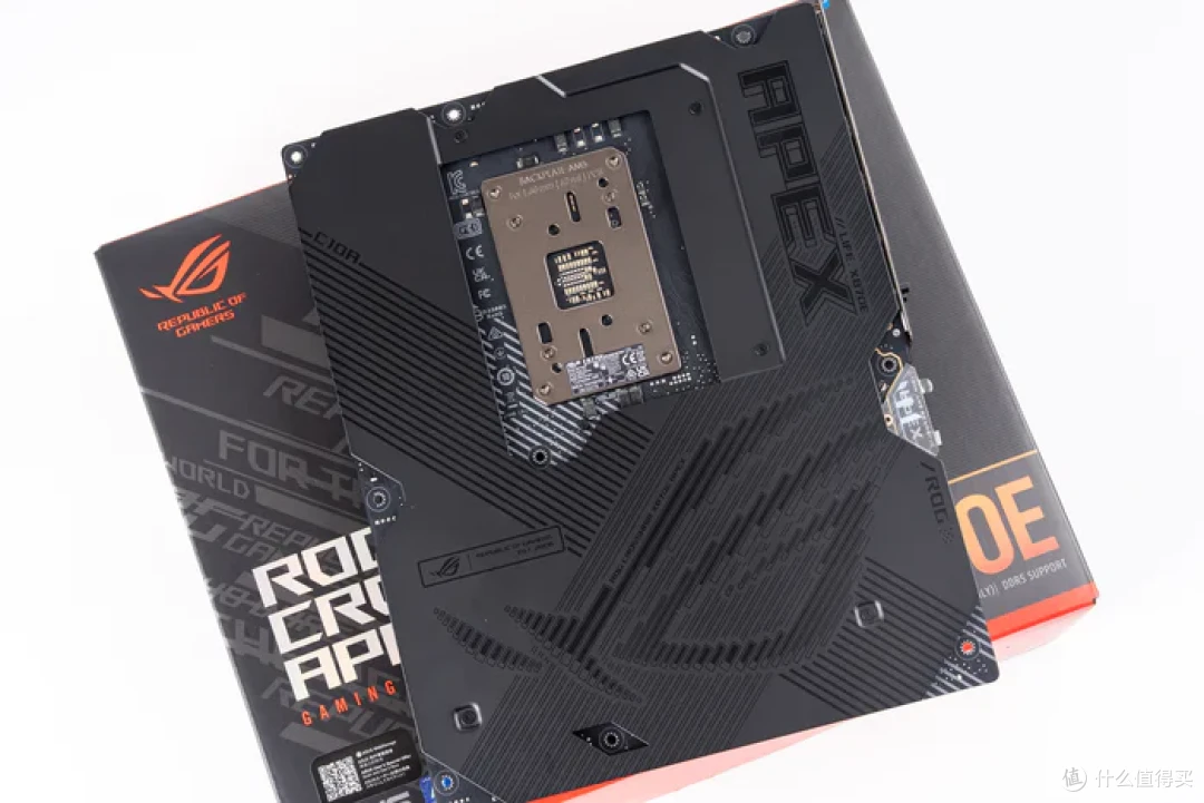 太阳神焕新版+华硕 ROG X870E APEX+索泰 5090D SOLID 装机分享