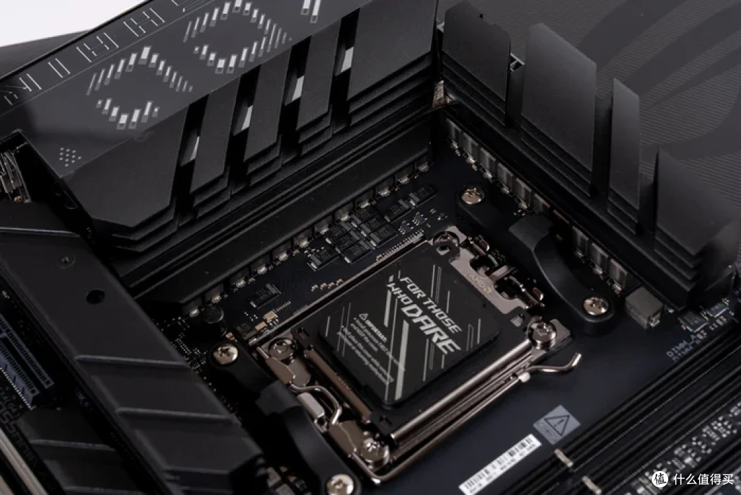 太阳神焕新版+华硕 ROG X870E APEX+索泰 5090D SOLID 装机分享