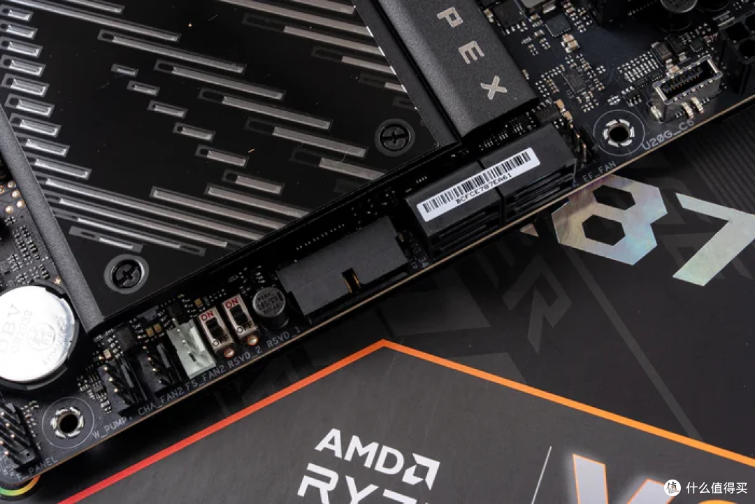 太阳神焕新版+华硕 ROG X870E APEX+索泰 5090D SOLID 装机分享