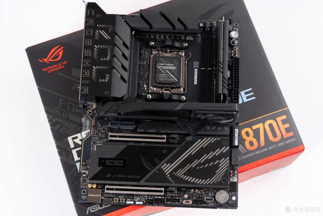 太阳神焕新版+华硕 ROG X870E APEX+索泰 5090D SOLID 装机分享