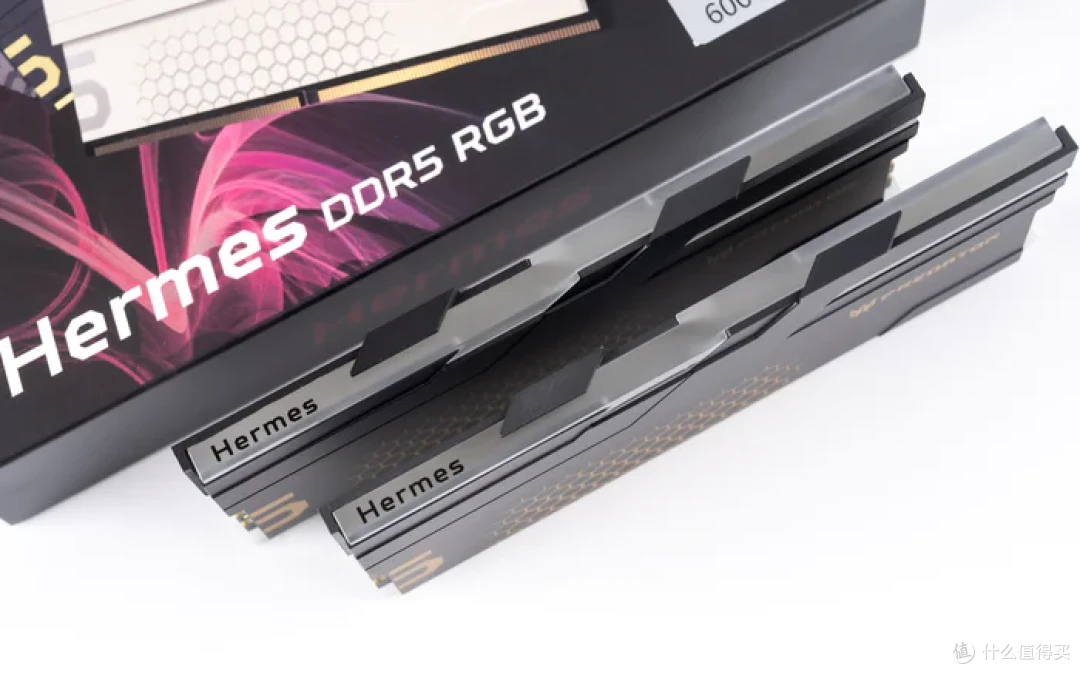 太阳神焕新版+华硕 ROG X870E APEX+索泰 5090D SOLID 装机分享