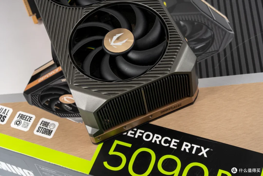 太阳神焕新版+华硕 ROG X870E APEX+索泰 5090D SOLID 装机分享
