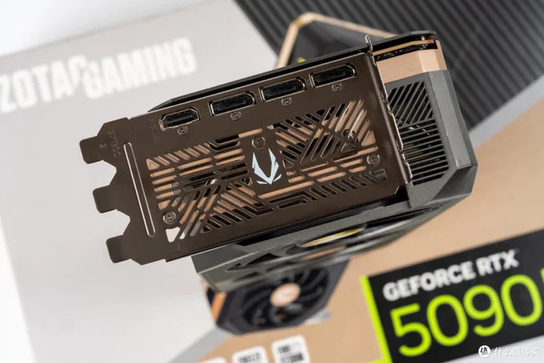 太阳神焕新版+华硕 ROG X870E APEX+索泰 5090D SOLID 装机分享