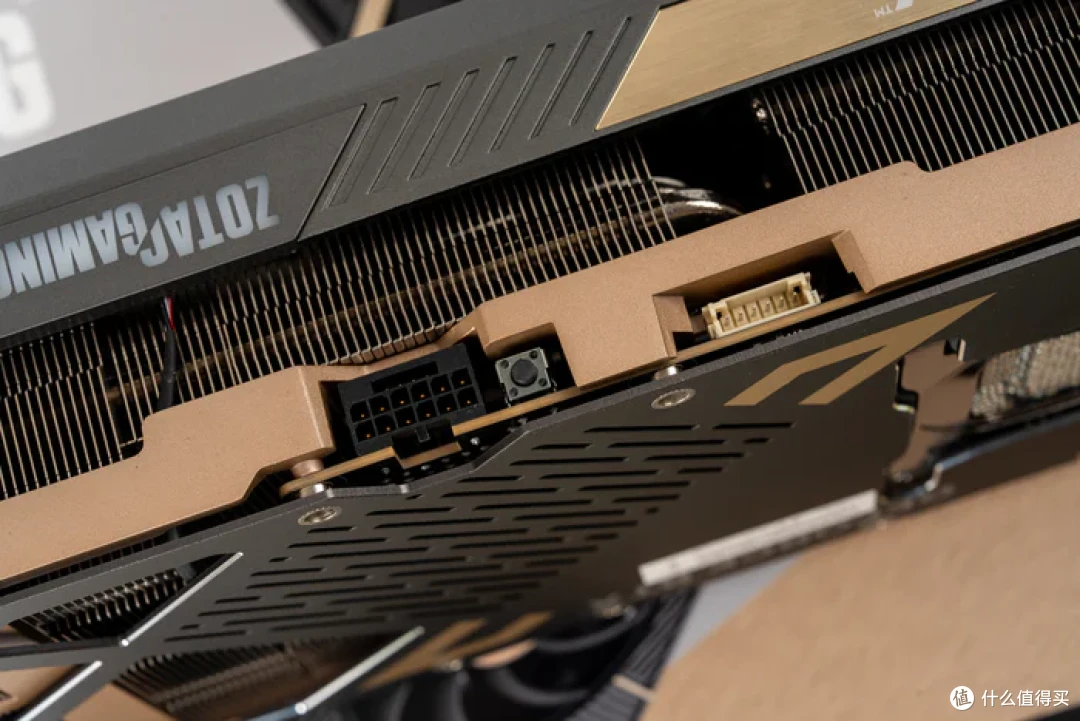 太阳神焕新版+华硕 ROG X870E APEX+索泰 5090D SOLID 装机分享
