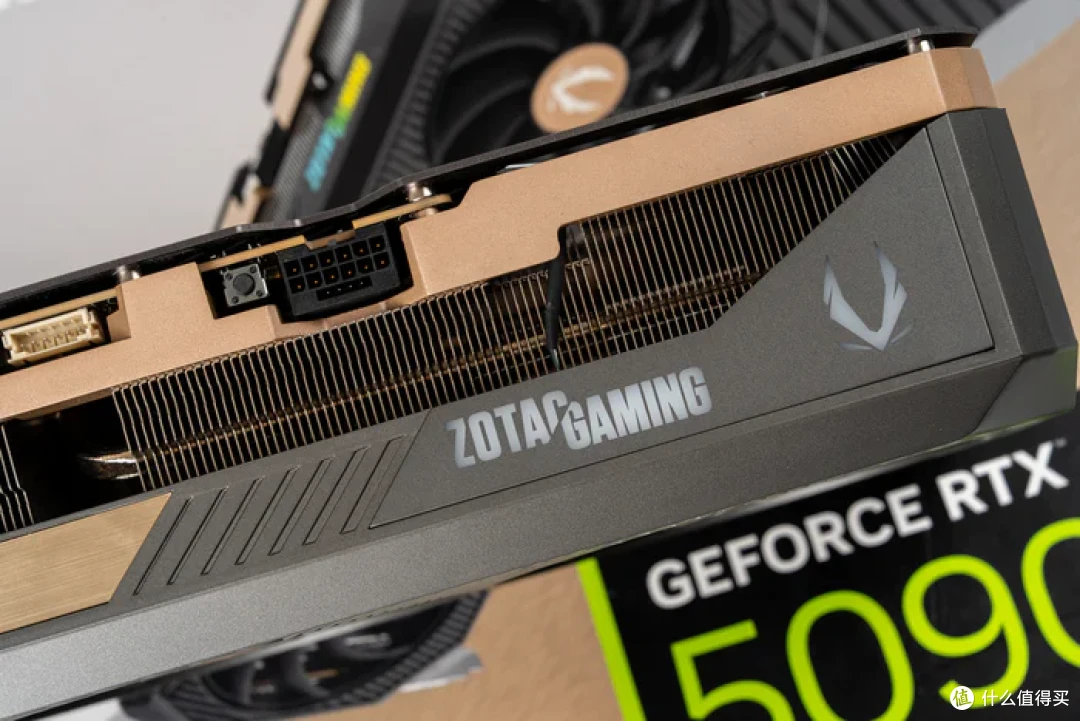 太阳神焕新版+华硕 ROG X870E APEX+索泰 5090D SOLID 装机分享