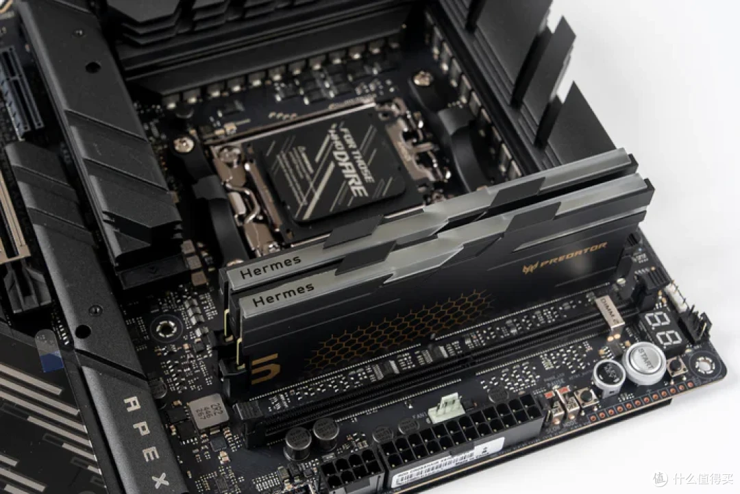 太阳神焕新版+华硕 ROG X870E APEX+索泰 5090D SOLID 装机分享
