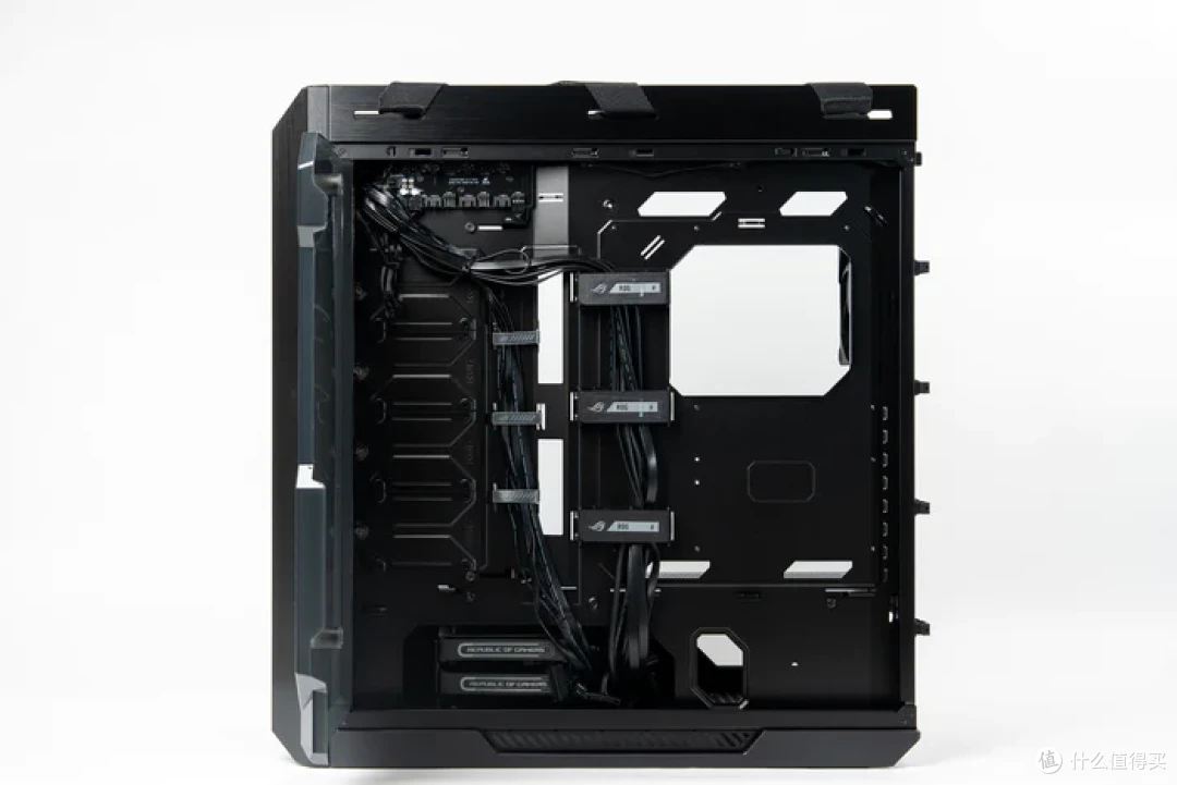 太阳神焕新版+华硕 ROG X870E APEX+索泰 5090D SOLID 装机分享