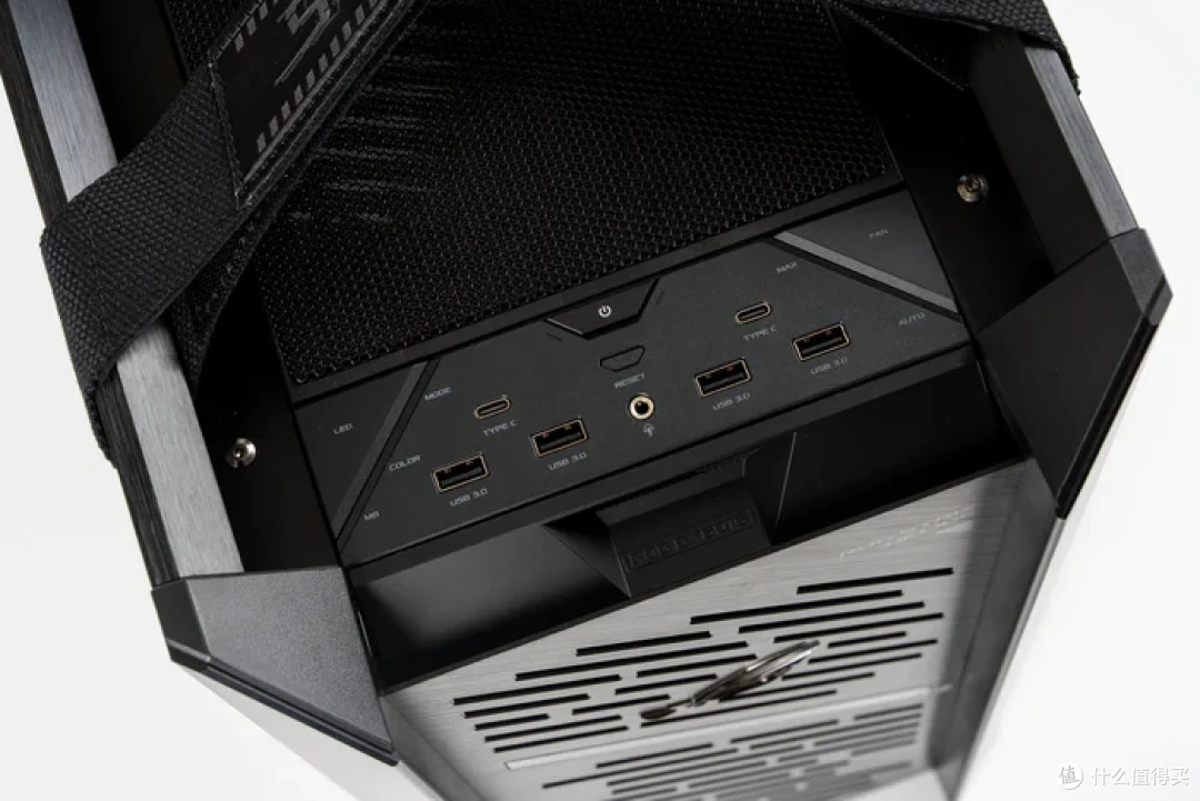 太阳神焕新版+华硕 ROG X870E APEX+索泰 5090D SOLID 装机分享