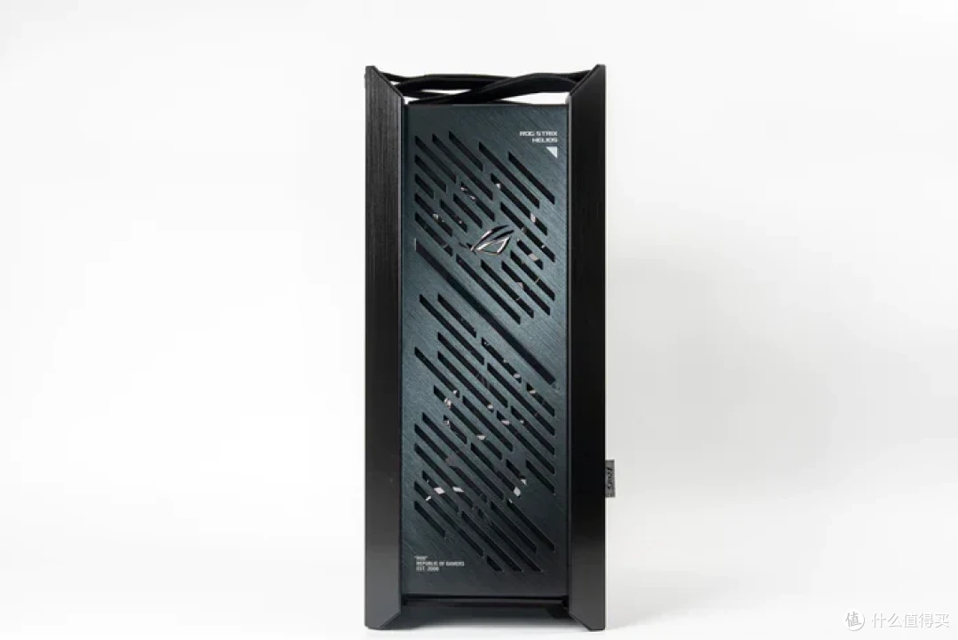 太阳神焕新版+华硕 ROG X870E APEX+索泰 5090D SOLID 装机分享