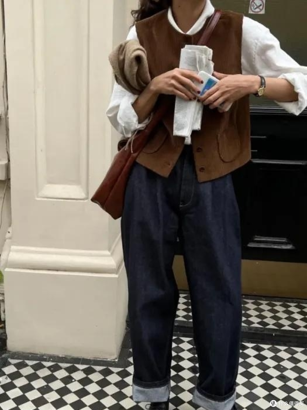 毛衣马甲搭配衬衫的显高技巧