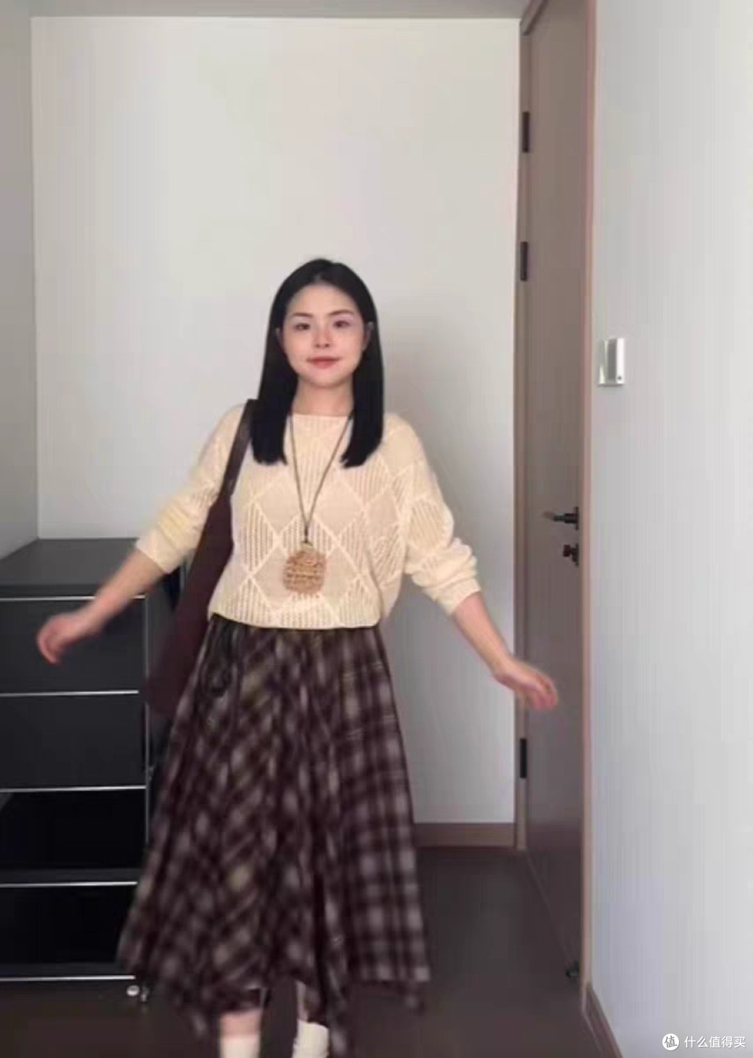 冬天必备!这条毛呢半身裙显瘦又百搭,谁穿谁好看!