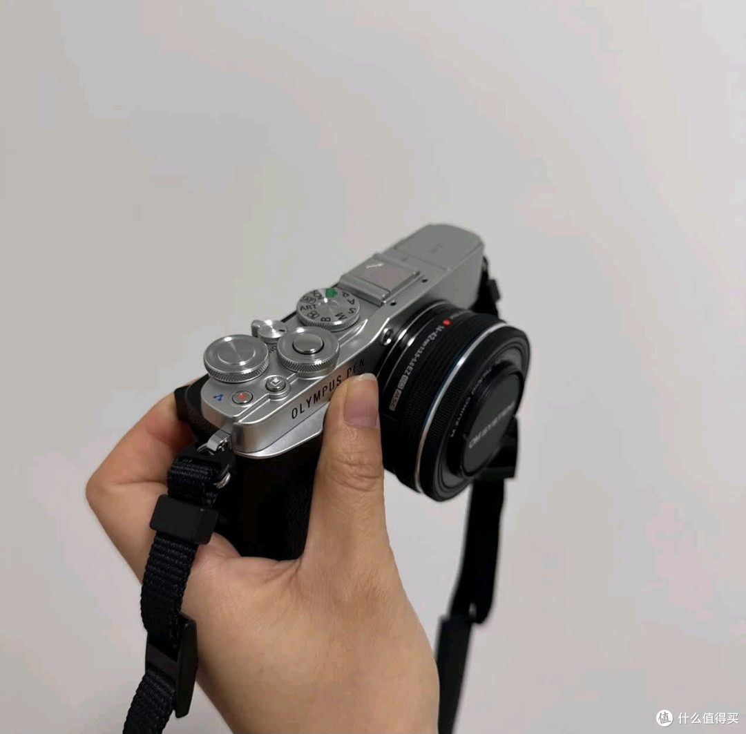 蹲到心仪价!奥林巴斯E-P7黑银款到手,颜值实力双在线