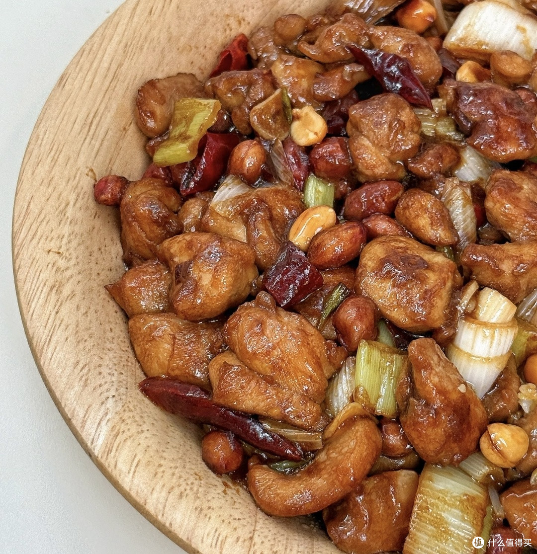 下饭神器宫保鸡丁:酸甜香辣,拌饭超绝