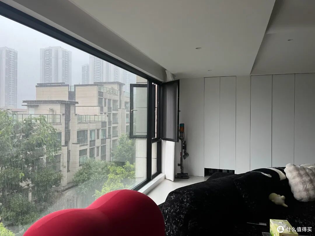 大玻璃窗正退出中国家庭?过来人说出大实话,它真的香,还是坑!
