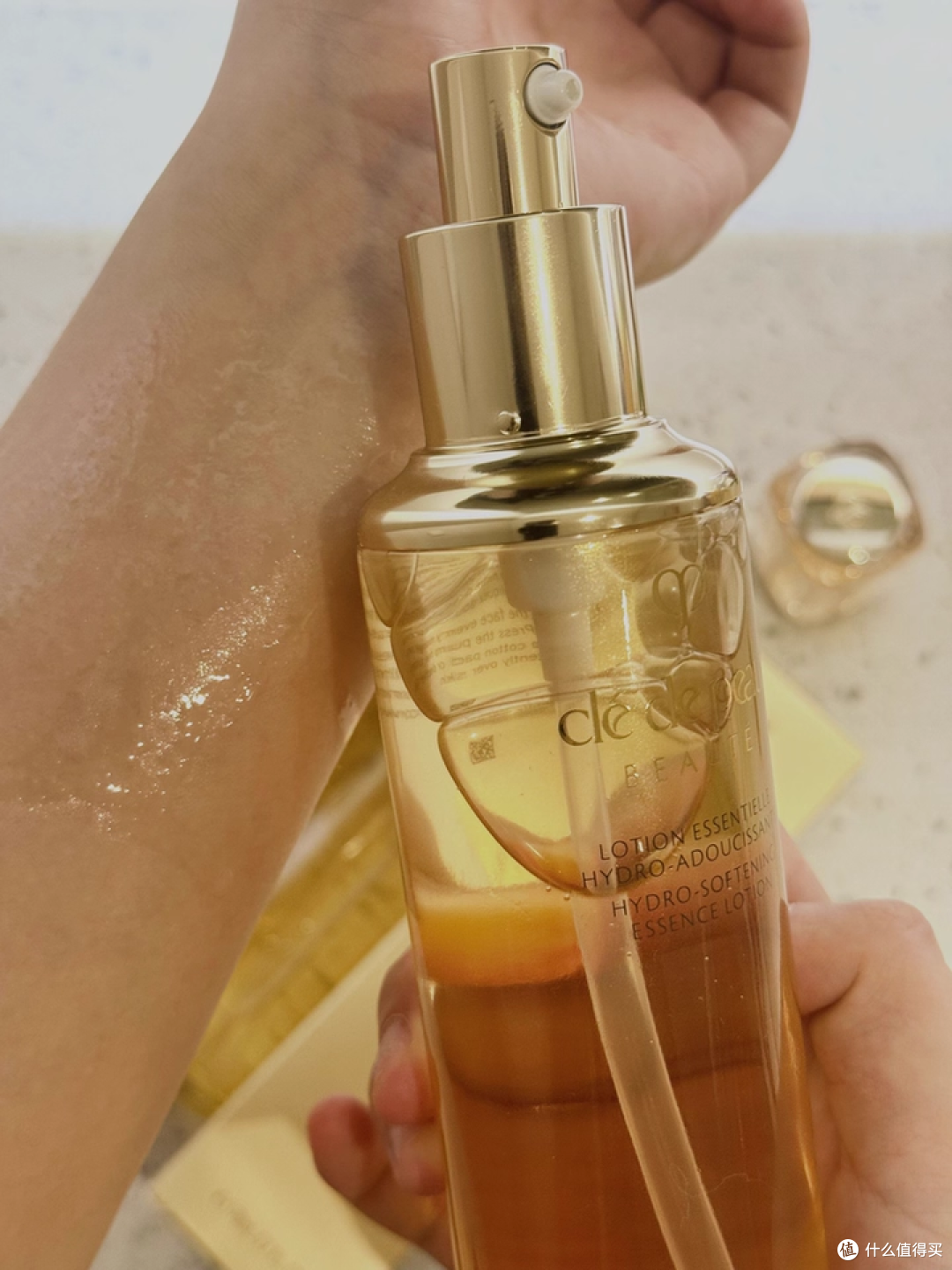 💧CPB 钻光水：底妆服帖神器！湿敷脸超亮