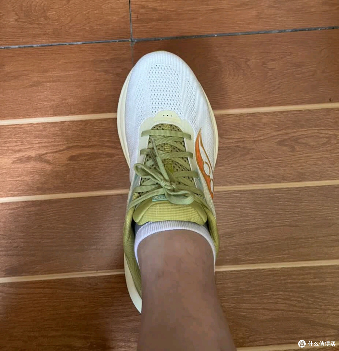 双11入手索康尼胜利23,缓震出色