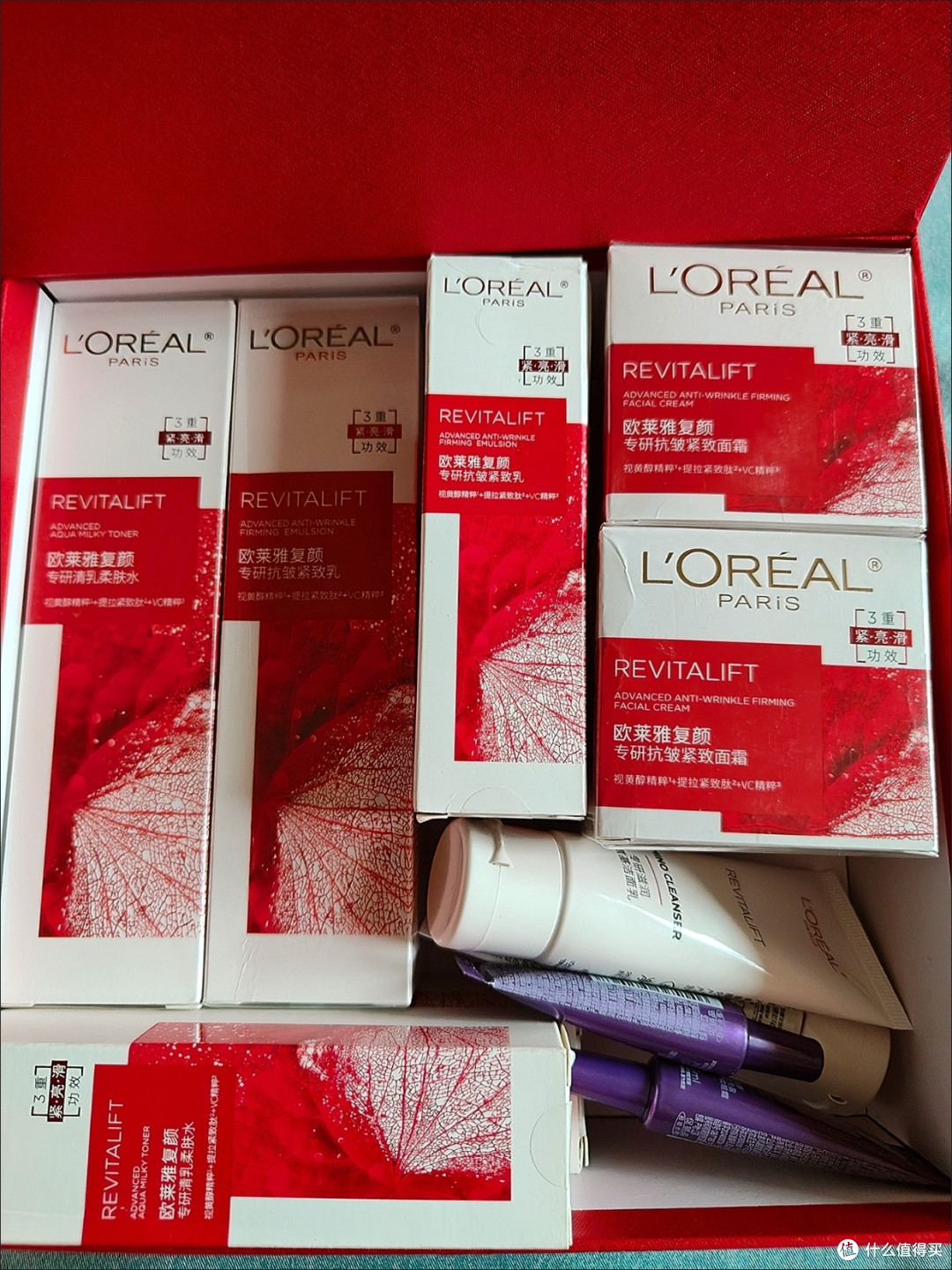 双11开箱评测:欧莱雅复颜提拉水乳套装,抗皱紧致的性价比之选!