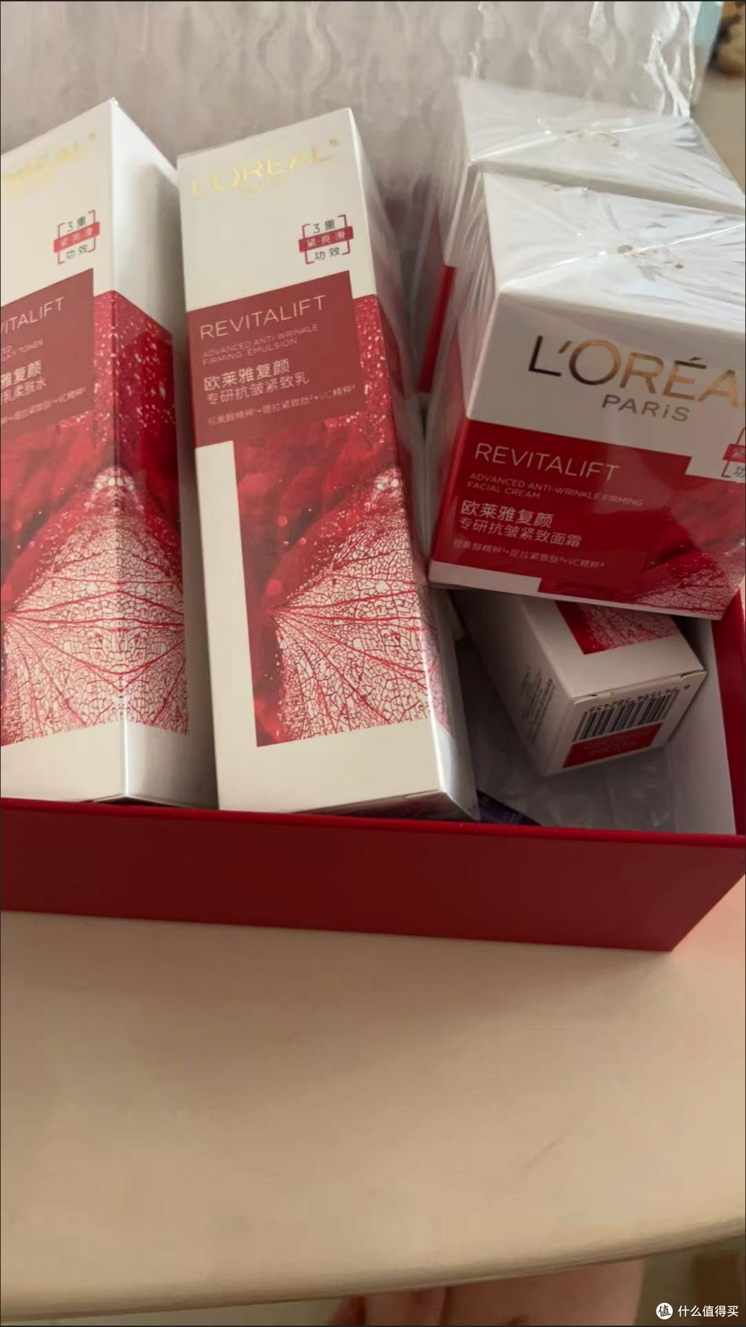双11开箱评测：欧莱雅复颜提拉水乳套装，抗皱紧致的性价比之选！