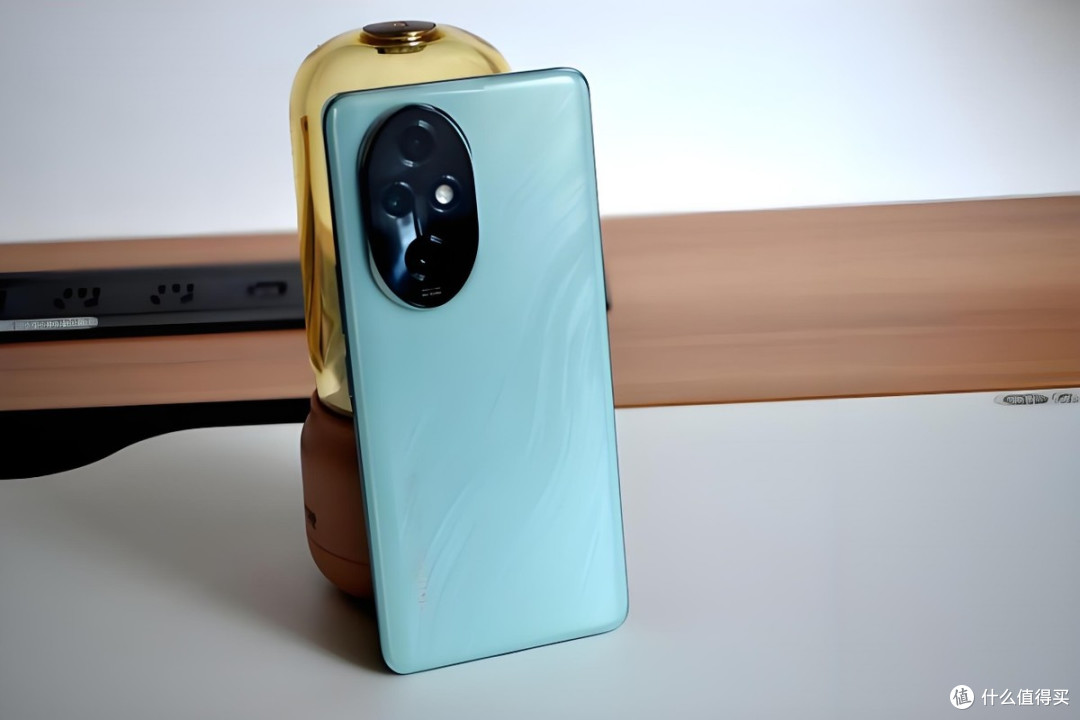 荣耀发力了,16GB+512GB跌价1500元,三主摄+青海湖电池+3840Hz屏