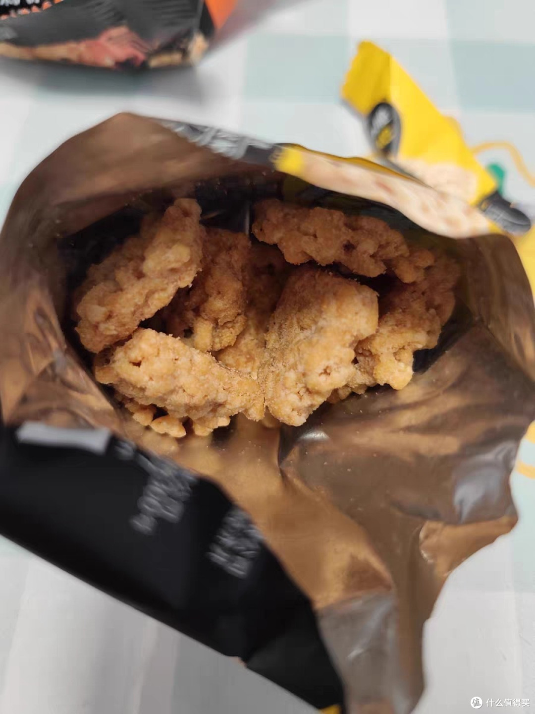 来伊份糯米锅巴,酥脆口感大揭秘