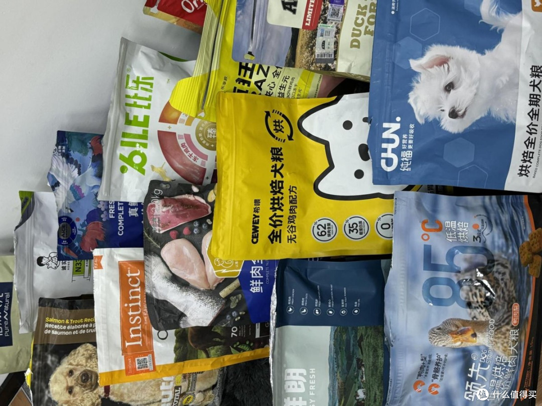 十大知名狗粮品牌对比测评，教你怎么判断狗粮的好坏，狗狗放心吃