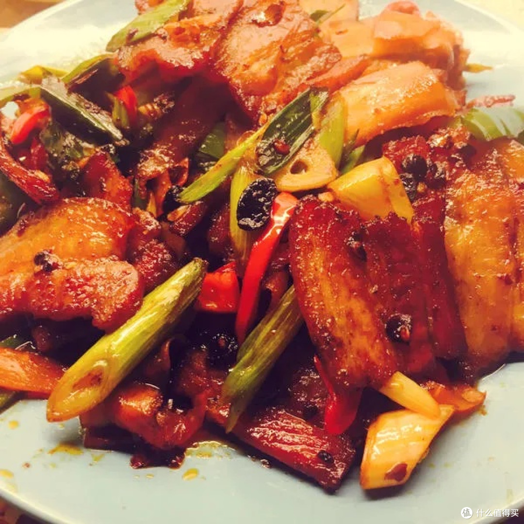 美食大赏,鱼香肉丝与回锅肉的家常做法