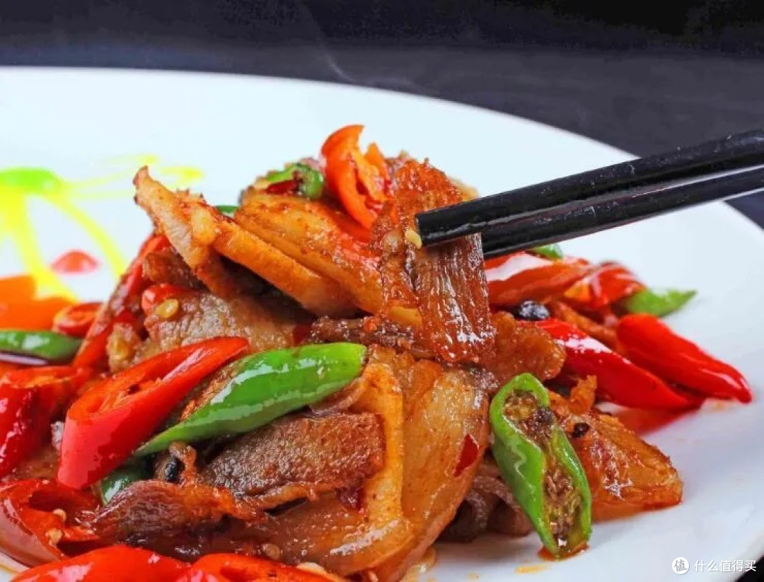 美食大赏,鱼香肉丝与回锅肉的家常做法
