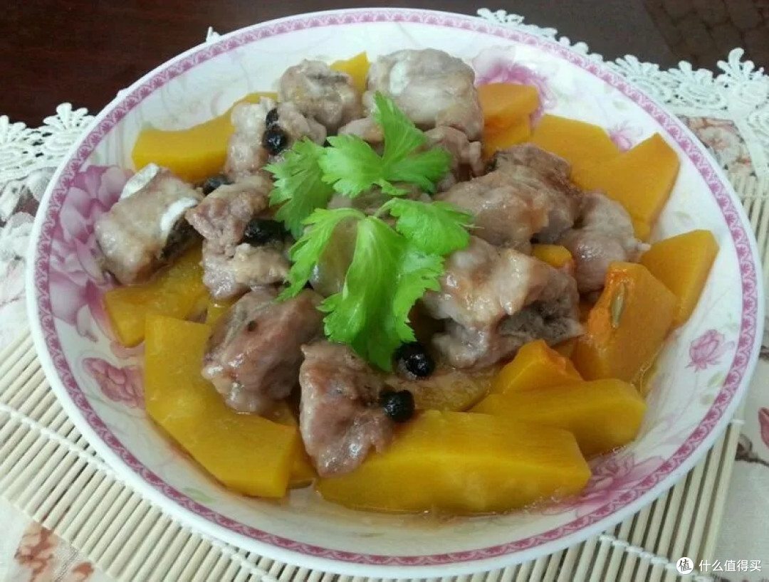 美食大赏,南瓜蒸排骨的家常做法