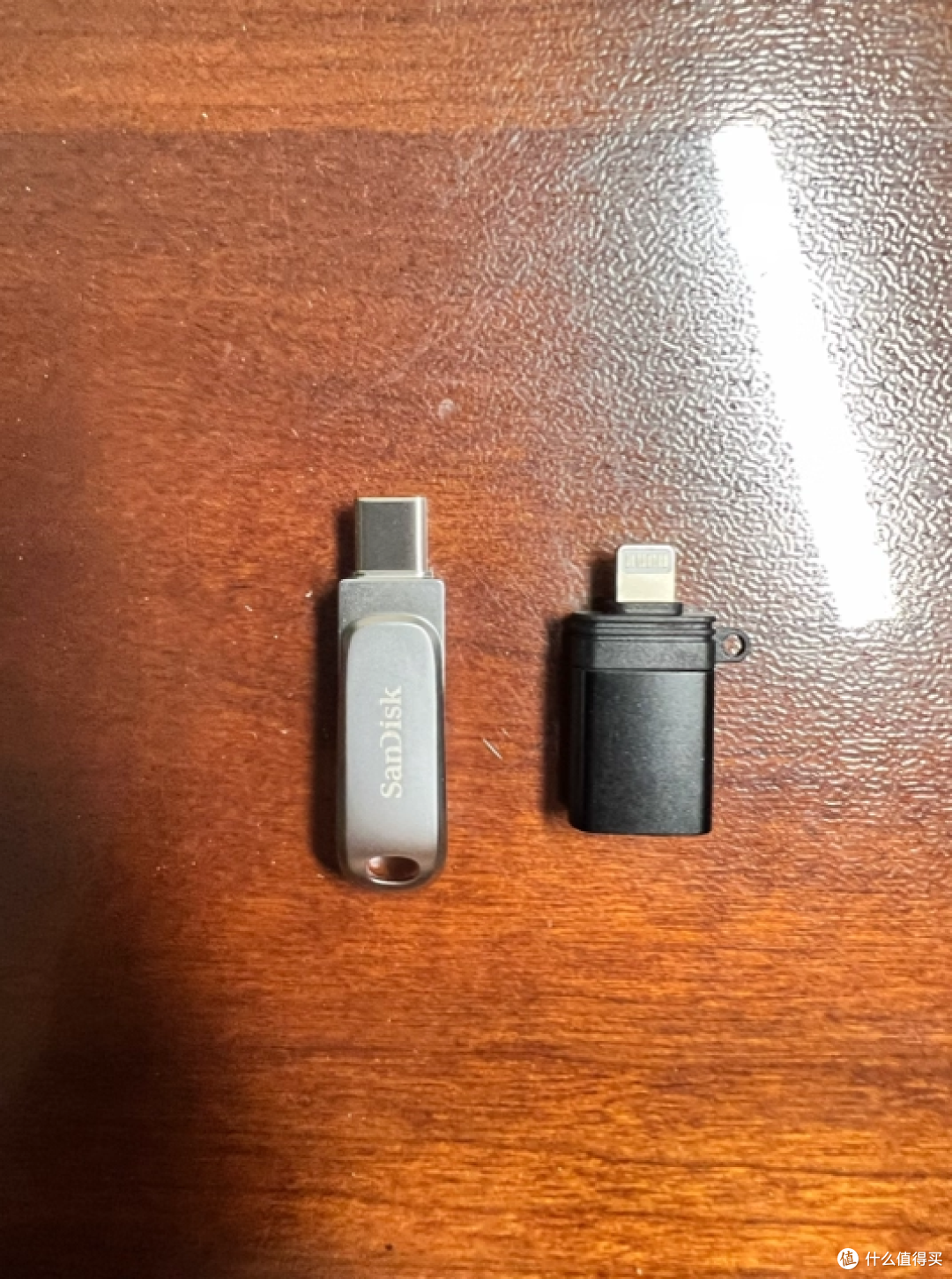 📱闪迪 256G 双接口 U 盘:苹果党办公传文件超顺!