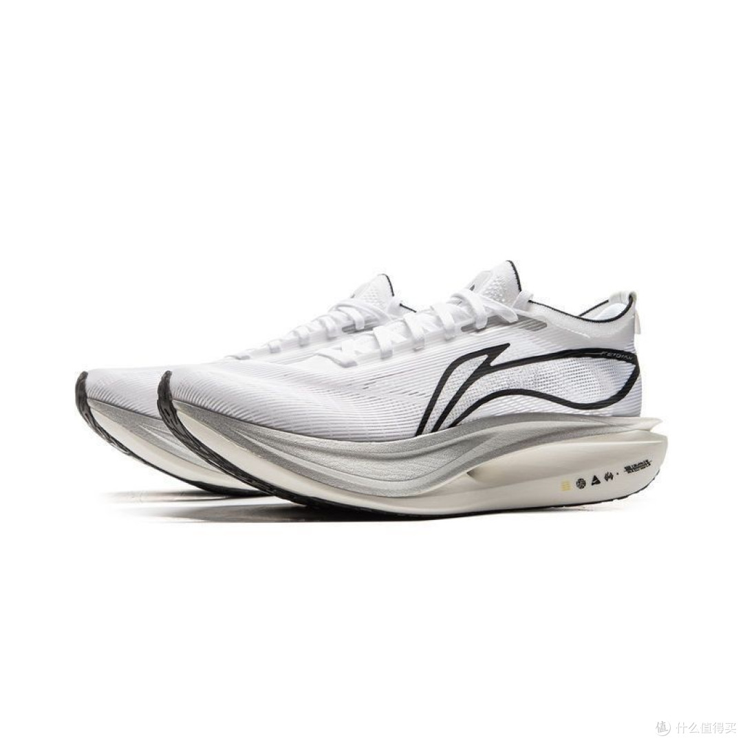 双十一运动装备大赏:李宁飞电5 ELITE,竞速跑鞋