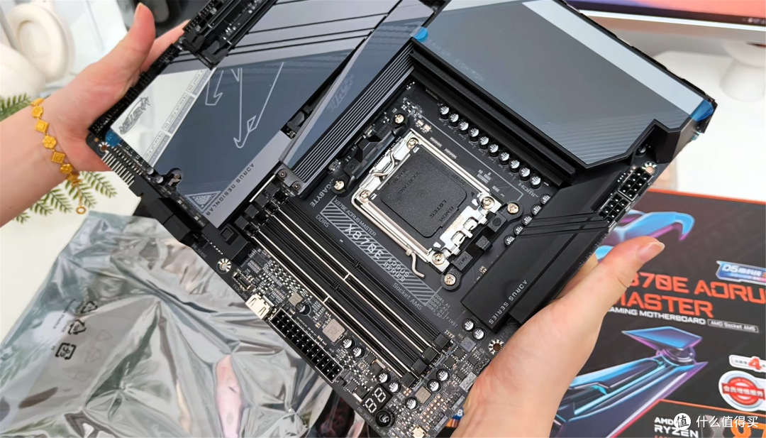稳稳的一线旗舰主板！技嘉X870E超级雕全面评测：这用料有点感人