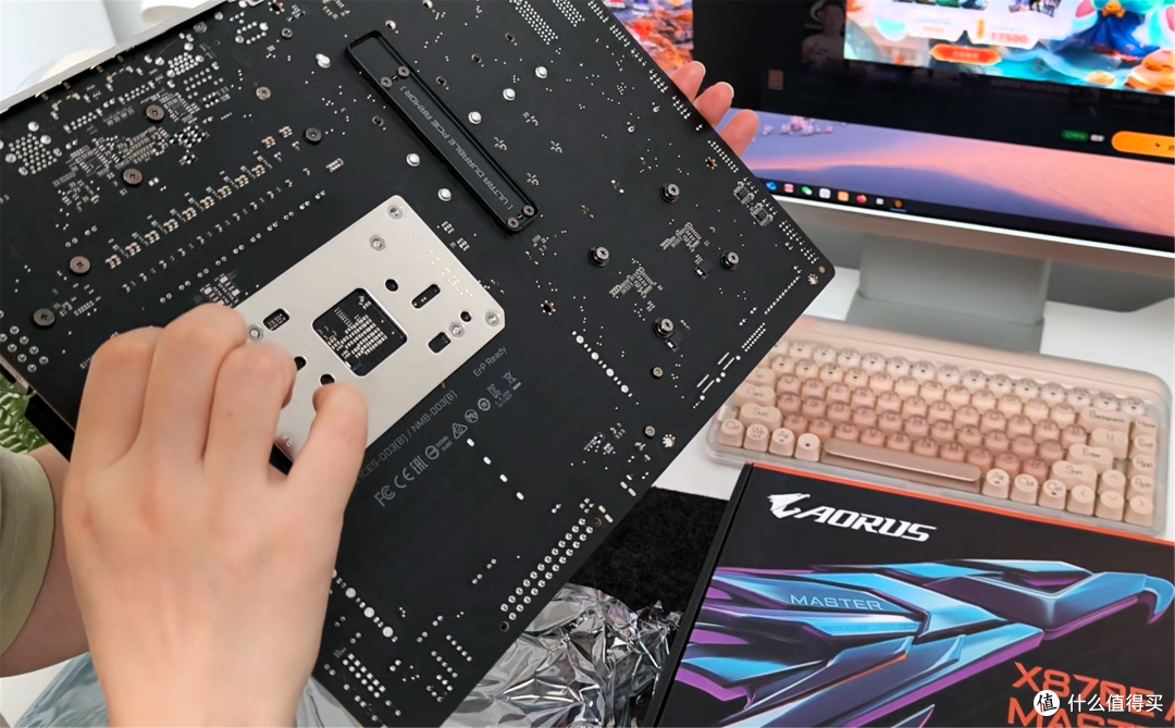 稳稳的一线旗舰主板！技嘉X870E超级雕全面评测：这用料有点感人