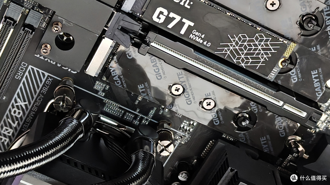 稳稳的一线旗舰主板！技嘉X870E超级雕全面评测：这用料有点感人