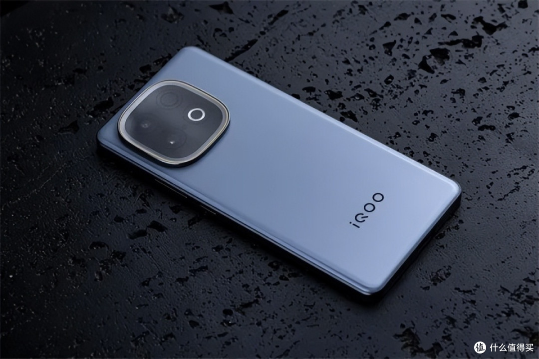 vivo顶不住了,8000mAh+144Hz高刷+OIS光学防抖,次旗舰再度降价