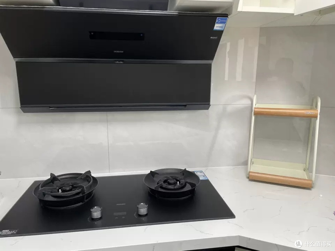 双层调料架提升厨房整洁度